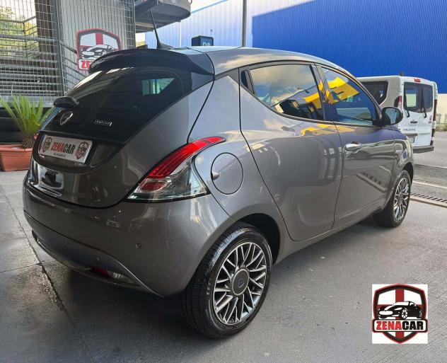 Lancia Ypsilon 1.0 FireFly 5 porte S&S Hybrid Gold Plus Telecamera Cerchi in lega Car Play - Foto 6