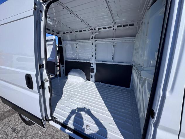 PEUGEOT Boxer 333 2.2 bluehdi 140cv S&S L2H2 - Foto 9