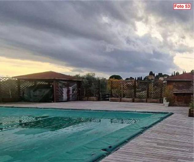 Immobile in asta di 392 m² con più di 5 locali e box auto in vendita a Perugia - Foto 7