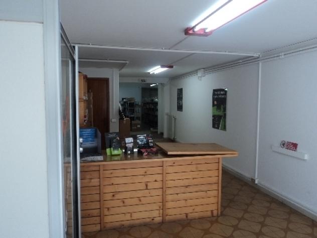 Locale comm.le/Fondo in vendita a Empoli 230 mq Rif: 1011296