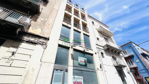 Immobile Commerciale su livelli " Italia "
