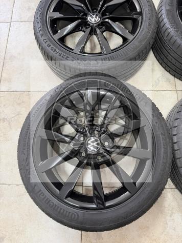 Cerchi neri e pneumatici 17 Volkswagen Golf - Foto 4
