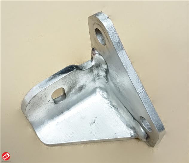 1009617 STAFFA SUPPORTO MOTORE ANT. DX MICROCAR DUE' FIRST