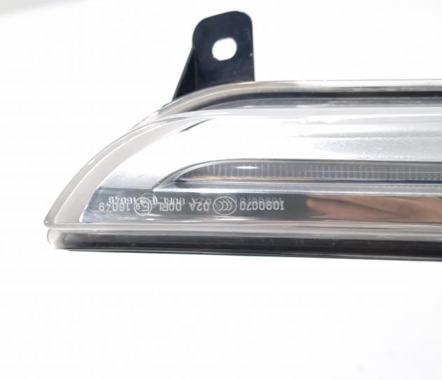 FANALINO PARAURTI ANT DX RENAULT Captur Serie 266007846R (1319) - Foto 11