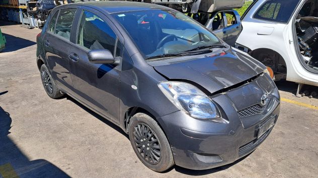 Ricambi vari Toyota Yaris 1.3 benzina del 2010 - Foto 5