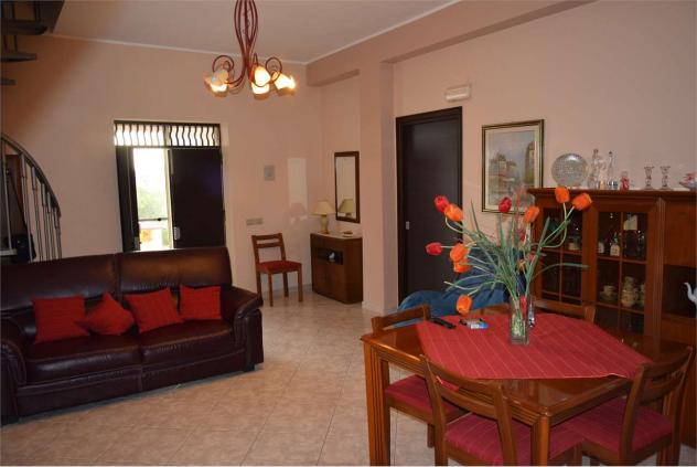 V001842 - VILLA DA 140 MQ 40 MQ VERANDA 2300 MQ GIARDINO - Foto 7
