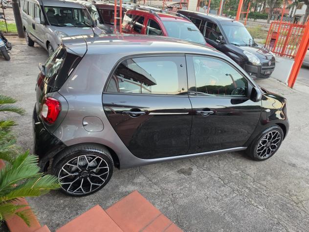 Smart Forfour 900 benzina 11/2016 Cv90 AUTOMATICA - Foto 4