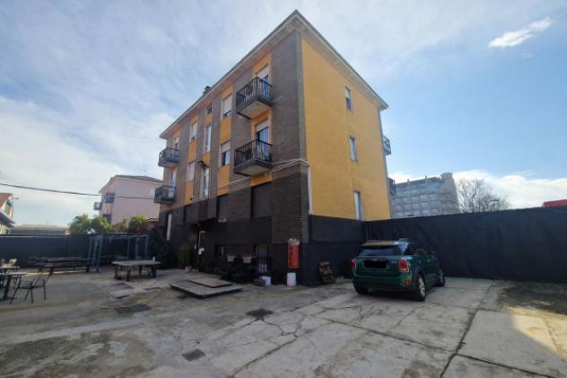 Immobile di 2700 m² con più di 5 locali in vendita a Pero - Foto 13