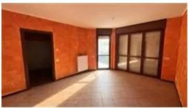 Immobile in asta di 89 m², box auto doppio in vendita a Oleggio - Foto 2