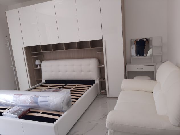 Ampia camera per ragazza uso singolo con letto matrimoniale - Foto 3