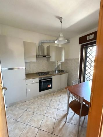 MONTEROTONDO QUADRILOCALE CON POSTO AUTO - Foto 5