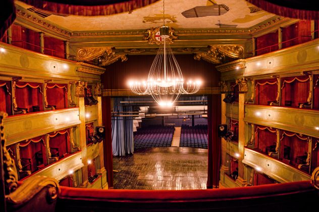 MASCHERE TEATRO PER ACCOGLIENZA PUBBLICO