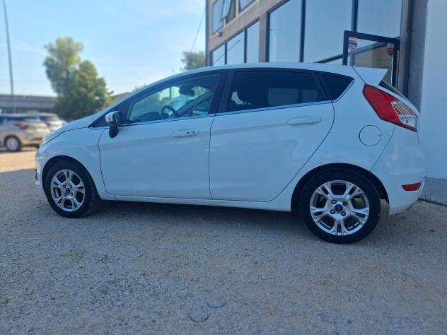 Ford Fiesta 1.5 TDCi 75CV 5 porte Titanium - Foto 7