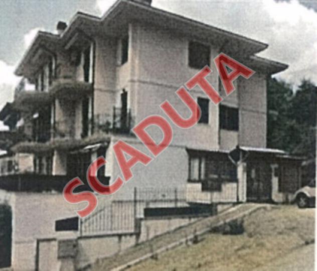 Immobile in asta di 23 m², box auto in vendita a Camerino