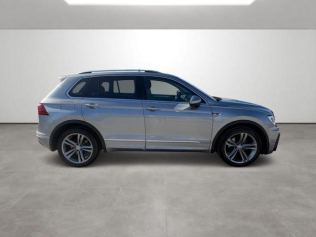 VOLKSWAGEN Tiguan 2.0 TDI SCR Sport BlueMotion Technology rif. 23673672 - Foto 8