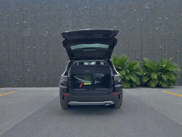 Jeep Avenger e-Hybrid 1.2 MHEV e-Hybrid Turbo Summit - Foto 9