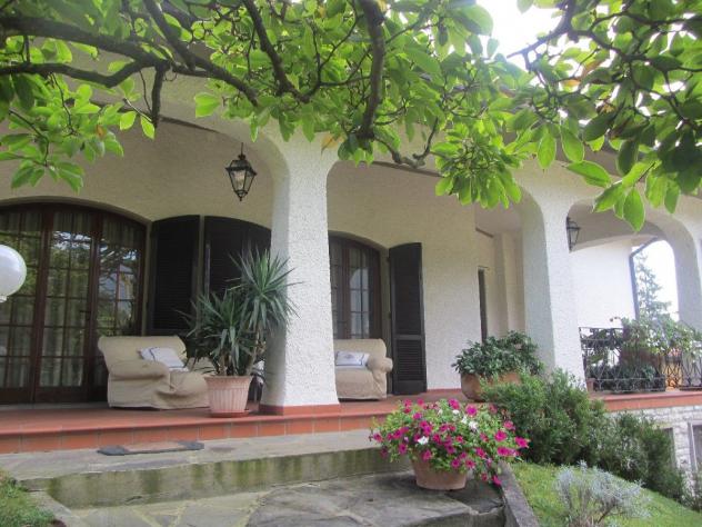 Villa di mq 350 .
Composta da due abitazioni che si vendono in blocco
Nel verde e ben esposta al sole
Poco distante dal centro - Foto 9