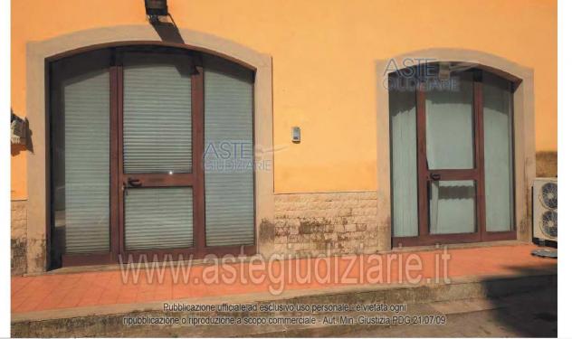 IMMOBILI-IMMOBILE COMMERCIALE-via Modica Sorda n. 101