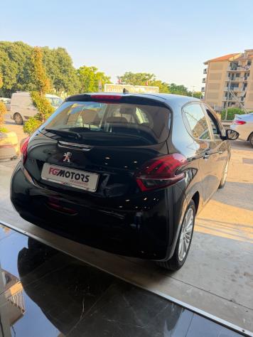 Peugeot 208 PureTech 68 5 porte Active - Foto 4