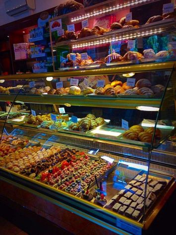 BAR-PASTICCERIA RISTORANTE CON 60 POSTI ASEDERE CORSO GENOVA - Foto 2