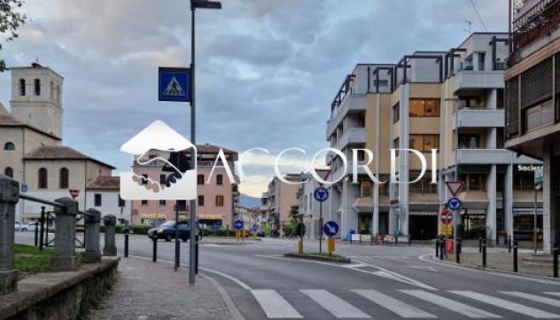 LOCALE COMMERCIALE di 1 vani e di 160 mq (CONEGLIANO) rif. MM9696