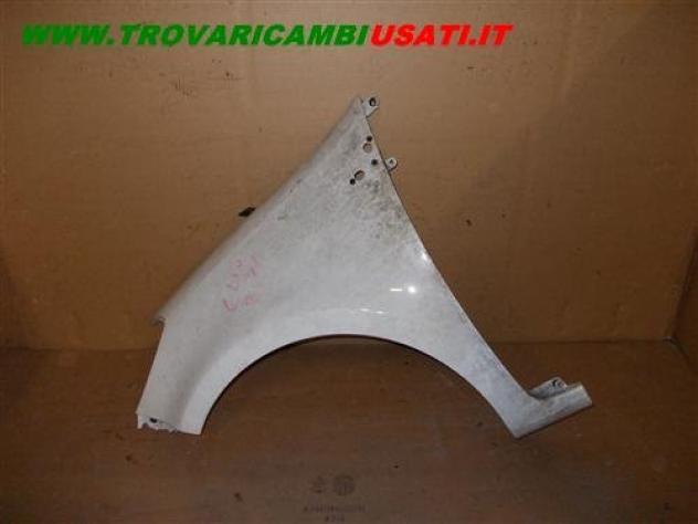 PARAFANGO ANT.S.(in plastica) BIANCO RENAULT CLIO SU CERCHI DA 16'' SIGLA 195  Carrozzeria  Lamierati esterni  Fiancate  Parafango ant. RENAULT - CLIO