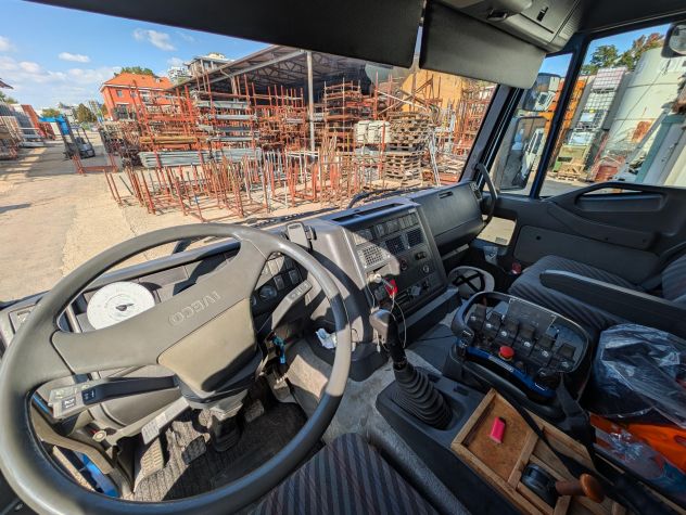 CAMION IVECO 240E38 - Foto 6