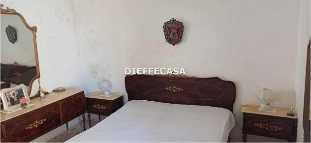 V2620 - In vendita casa indipendente con magazzino e terreno in periferia - Foto 8