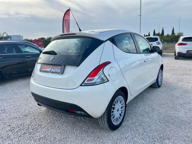 Lancia Ypsilon 1.2 69 CV 5 porte - Foto 6