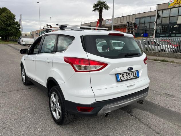 Ford Kuga 2.0 TDCi 140 CV 2WD DPF - Foto 8