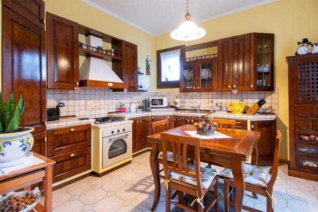 Elegante appartamento indipendente con giardino privato e ampio garage - Foto 10