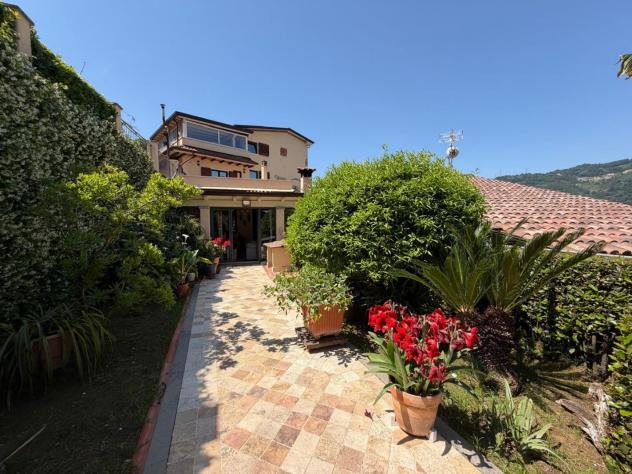 Villa in vendita a Carrara 400 mq Rif: 1421634
