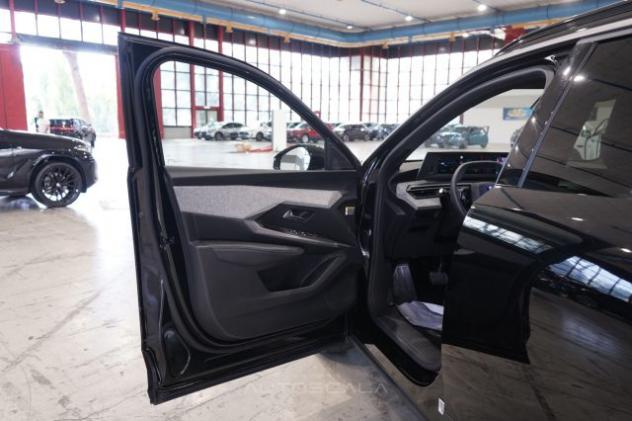 PEUGEOT 5008 1.2 Hybrid 136cv e-DCS6 Allure rif. 23761615 - Foto 6