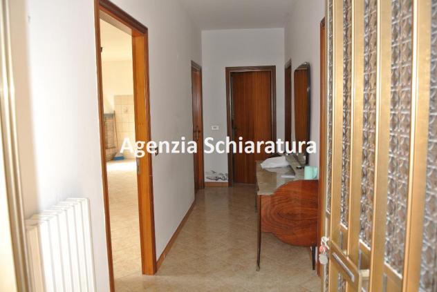 VICINANZE BORGO MASSANO VENDESI CASA SINGOLA CON DUE UNITA' IMMOBILIARI E UN'ETTARO DI TERRENO - Foto 5