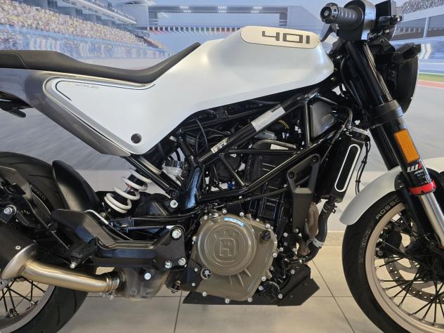 Husqvarna Vitpilen 401 09/2023 - Km 16500 (A2) - Foto 9