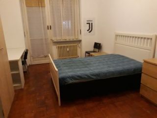 Privato affitta 2 camere singole in piazza Galimberti (vicino economia)