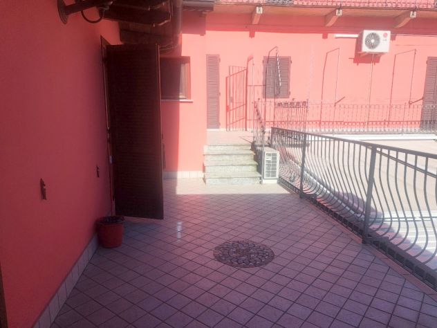 MORTARA CENTRO BILOCALE ARREDATO DI QUALITA' CON AMPIO TERRAZZO - Foto 8