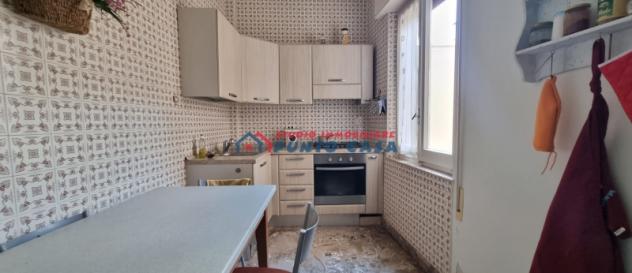 CENTRO STORICO - Corso Italia - Appartamento arredato al 6° piano c/a - 140 mq ca, 4 vani+acc., con vista sulla città. Euro 600 CL G - Foto 7