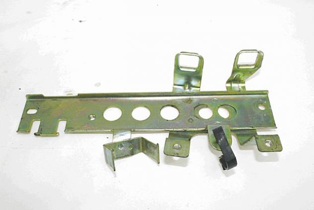 SUPPORTO SERBATOIO CARBURANTE BENZINA YAMAHA FZS 600 FAZER 2002 - 2004 5DM242160100 FUEL TANK BRACKET