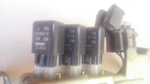 Scatola fusibili relè motore Mitsubishi Pajero Sport 2.5 TD 1999 - Foto 4