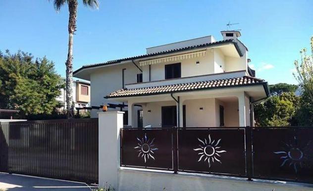 Villetta bifamiliare in vendita a Cinquale - Montignoso 190 mq Rif: 1407498