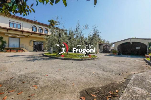 vf564 - CASALE CON MAGAZZINO E PORTICATI CON 1.600 MQ DI GIARDINO - Foto 3
