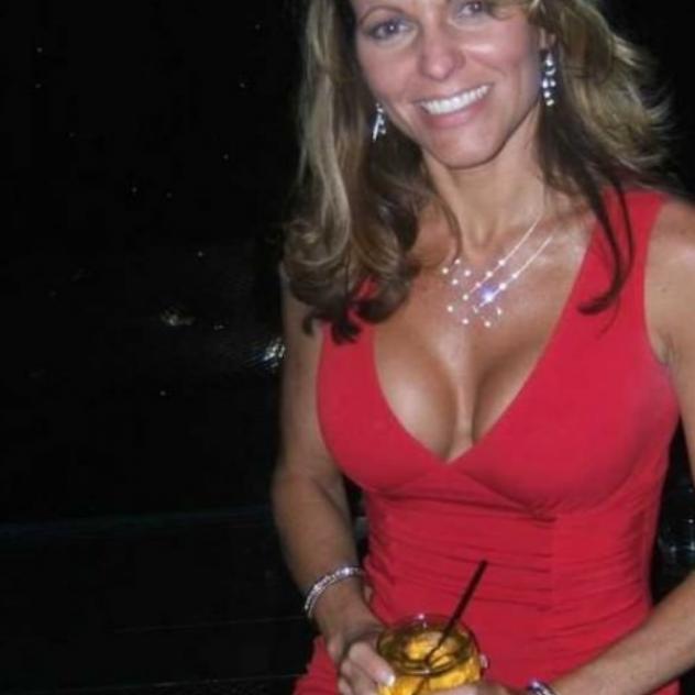 Silvia, 39 anni donna umile cerco uomo single Tel: