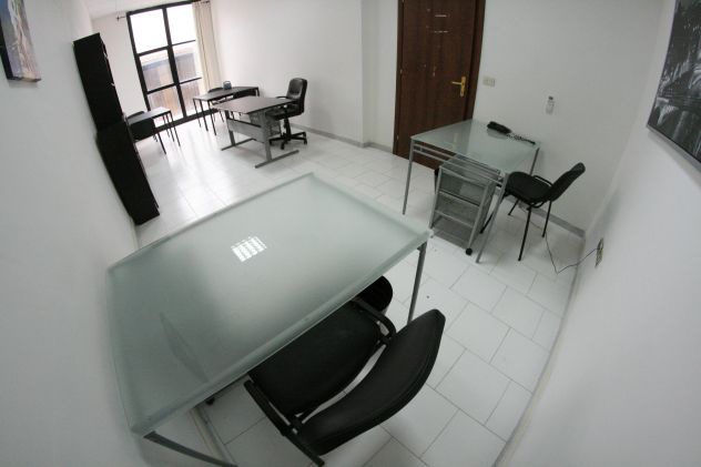 Locale arredato con parcheggio euro 299 mese - Foto 9