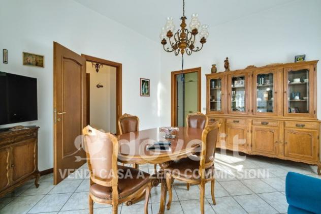 Villa di 449 m² con più di 5 locali e box auto in vendita a Meda - Foto 11