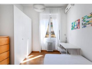 Appartamento di 12 m² con più di 5 locali in affitto a Milano