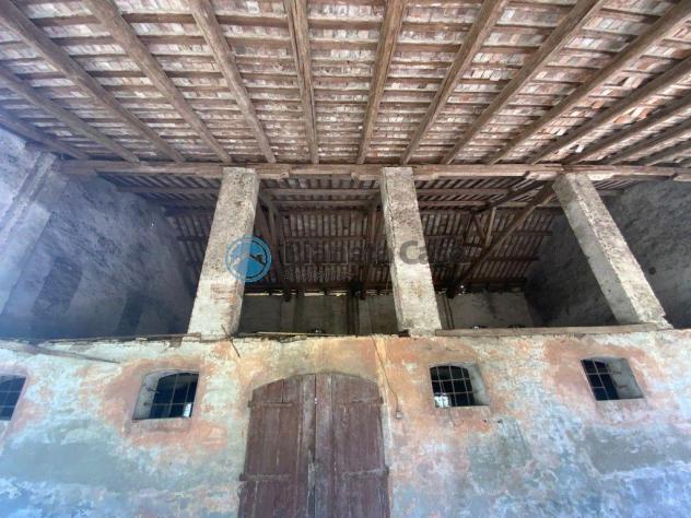 MONTA': rustico da ristrutturare con giardino di 8000 metri - Foto 18