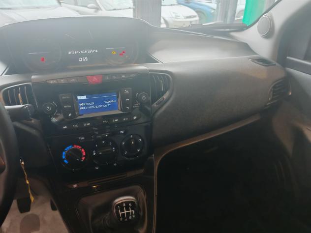 Lancia Ypsilon Ypsilon 1.0 FireFly 5 porte S&S Hybrid Silver Plus - Foto 10