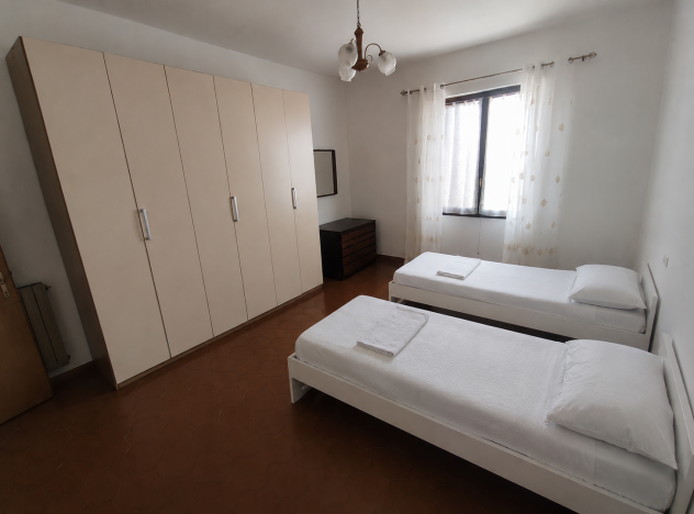 Imperia: posti letto per studenti, villa vista mare 280€