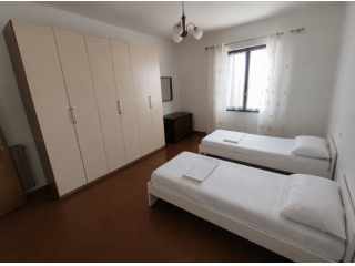 Imperia: posti letto per studenti, villa vista mare 280€